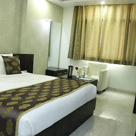 Tulip Continental Hotel Hamirgarh Buitenkant foto