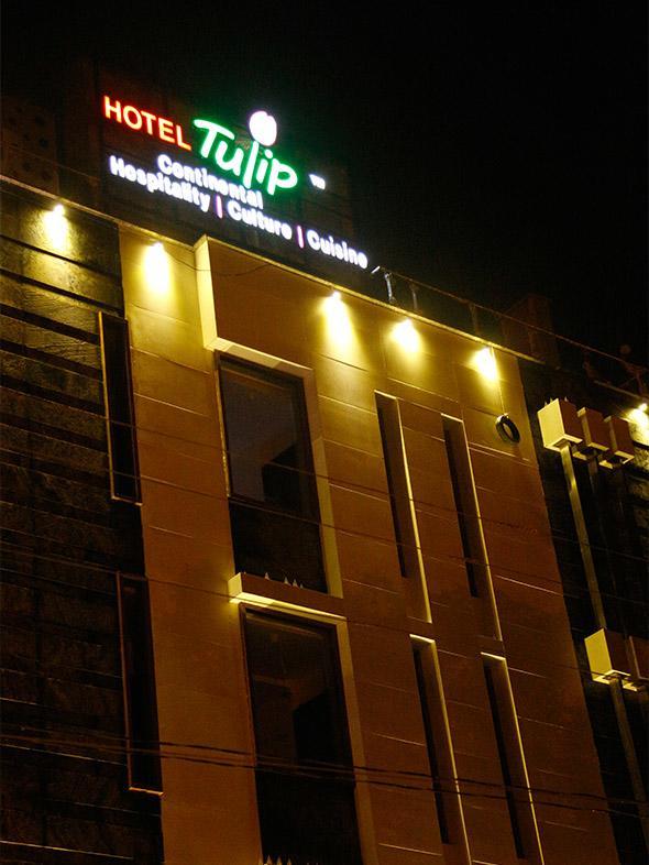 Tulip Continental Hotel Hamirgarh Buitenkant foto